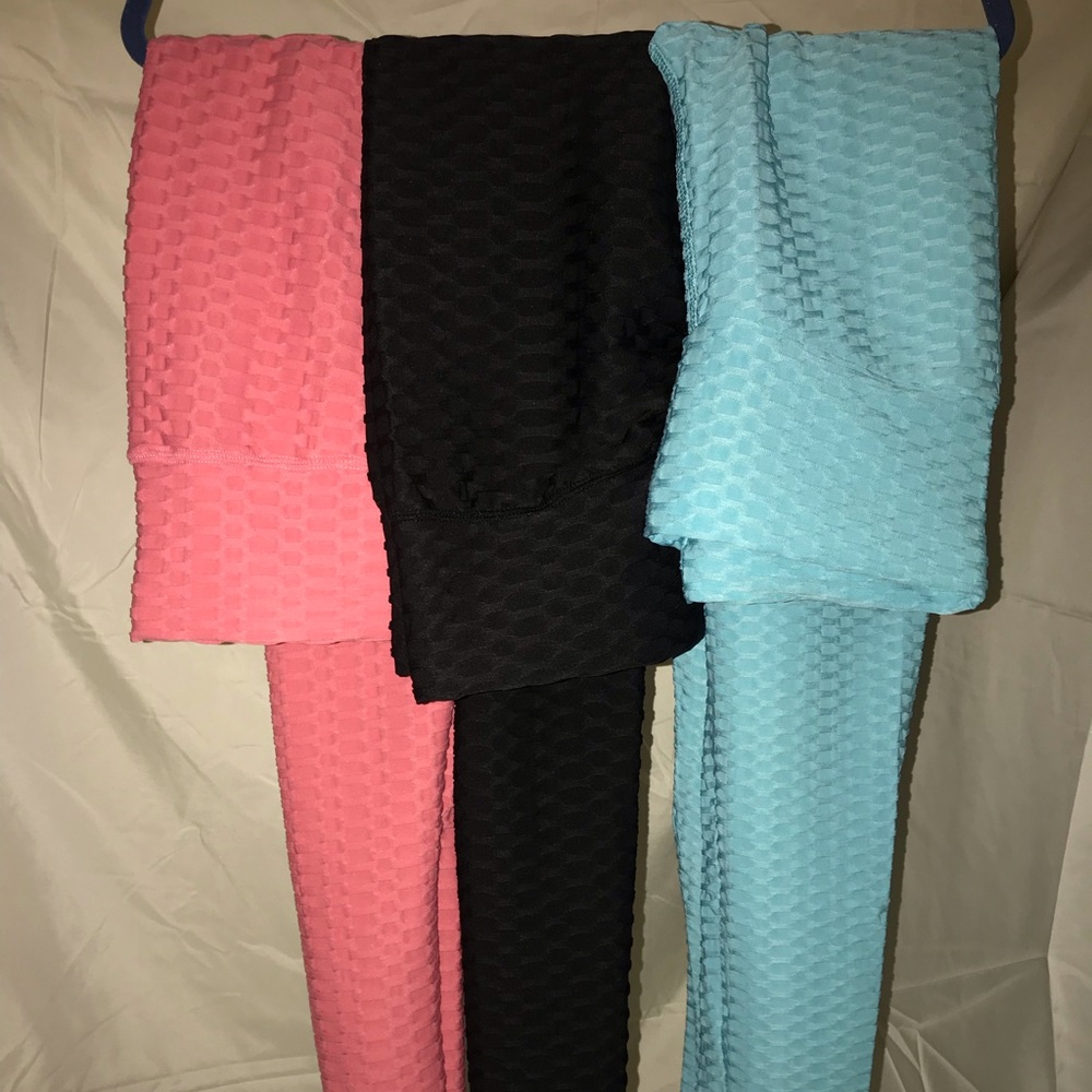 BUNDLE: 3 workout leggings!